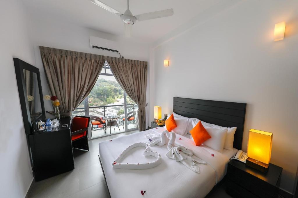 هتل لاوندیش هیلز کندی